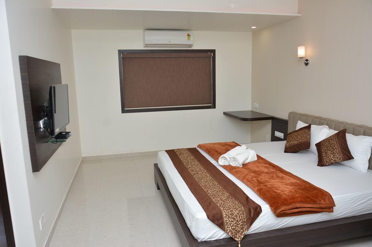 Hotel Darshan Rajula Ngoại thất bức ảnh