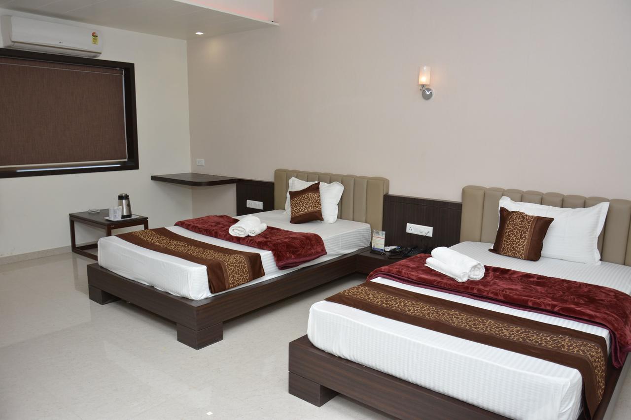 Hotel Darshan Rajula Ngoại thất bức ảnh
