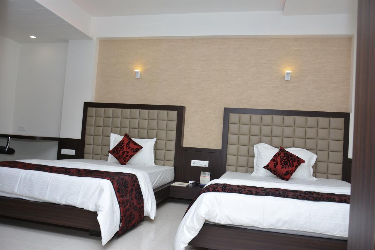 Hotel Darshan Rajula Ngoại thất bức ảnh
