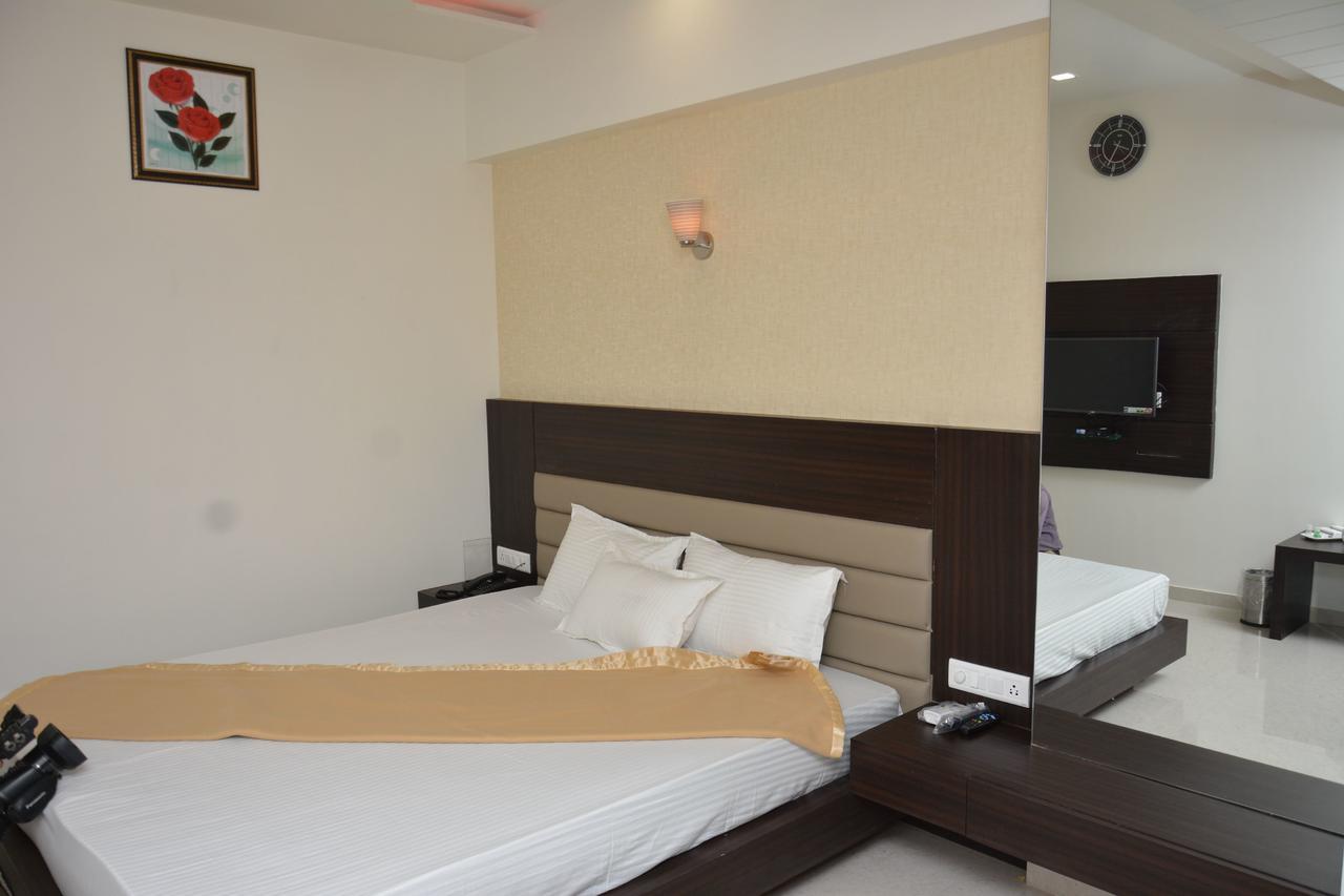 Hotel Darshan Rajula Ngoại thất bức ảnh